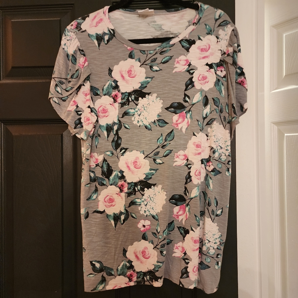 Lula roe Olive style tshirt